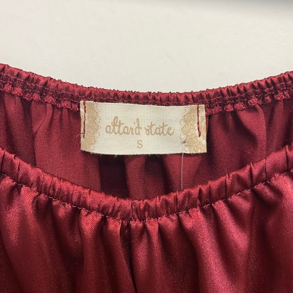 Altar'd State - Sandi Satin Long Sleeve Top in Burgundy (NWT) - Size : S - Picture 5 of 10